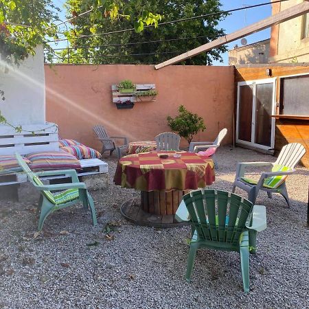 Apartamento Chez Marinette Le Cailar Exterior foto